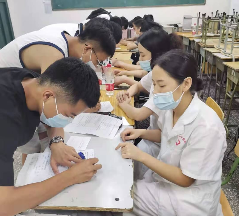 国家有需要 即刻就出发——江油市妇幼保健院支援学生新冠疫苗接种工作