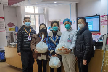 市妇幼保健院领导慰问一线医护人员