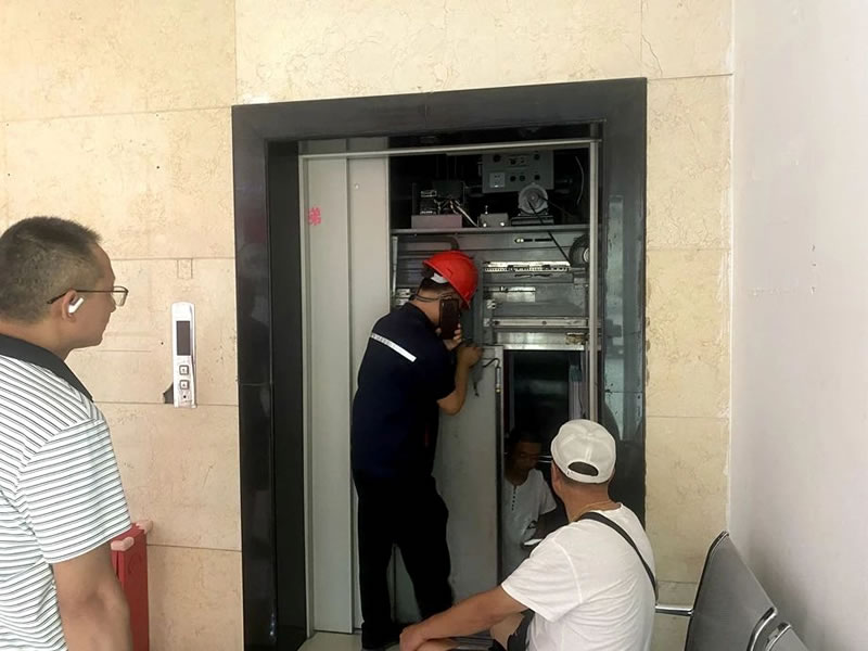 电梯安全无小事  应急演练筑安全——市妇幼保健院开展电梯救援应急演练