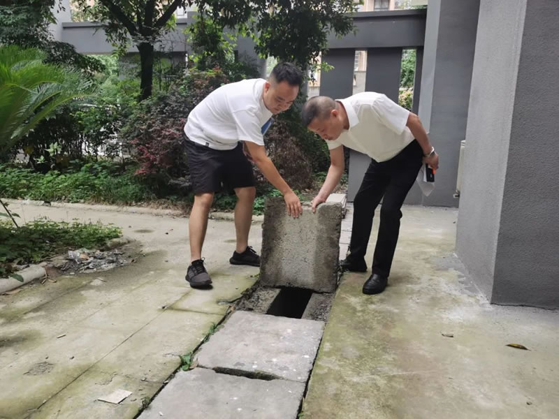 市妇幼保健院开展汛期安全排查工作