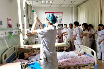 市妇幼保健院开展“青霉素过敏性休克”应急演练