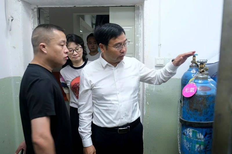 绵阳市卫生健康委到江油市妇幼保健院开展安全生产大检查工作